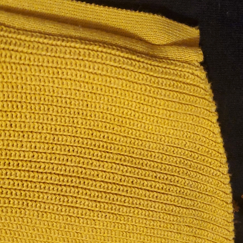 NWOT 💛 Tahari Sweater - Picture 9 of 10
